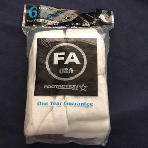 New in packaging Foot Action women’s socks